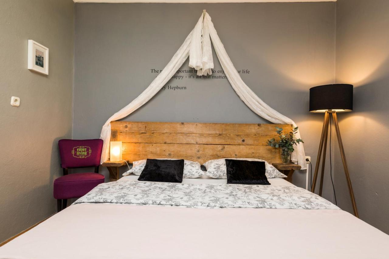 Alaburic Rooms & Apartment Mali Losinj Bagian luar foto