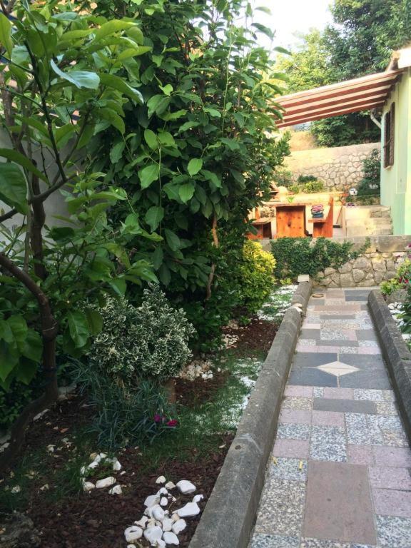 Alaburic Rooms & Apartment Mali Losinj Bagian luar foto